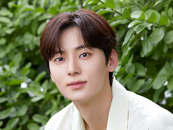 Hwang Minhyun Akan Menggelar Konser Solo di Jakarta