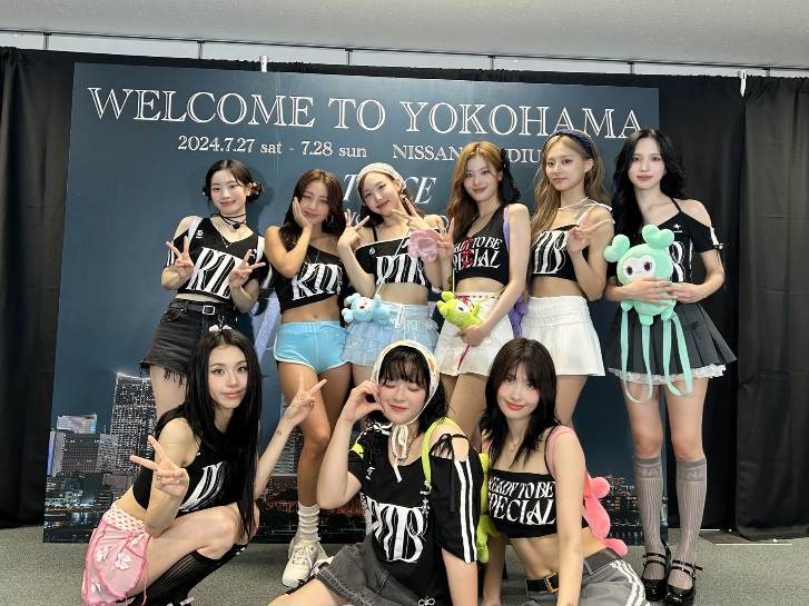 Pencapaian Pertama dan Terbaik, TWICE Tarik 1,5 Juta Penonton dengan Tur Dunia 'READY TO BE'