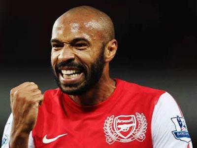 Henry Batalkan Kontrak yang Diberikan Arsenal