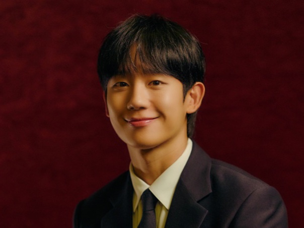 Jung Hae In Ungkap Momen Haru Bareng Sang Ibu di Festival Film Cannes