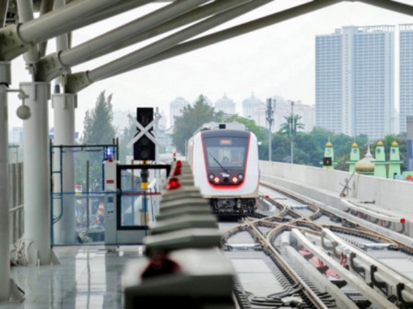 Stasiun LRT Pegangsaan Dua Resmi Mulai Beroperasi Hari Ini