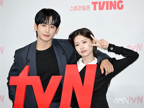 Perdana Main Romcom, Jung Hae In Berterima Kasih kepada Jung So Min