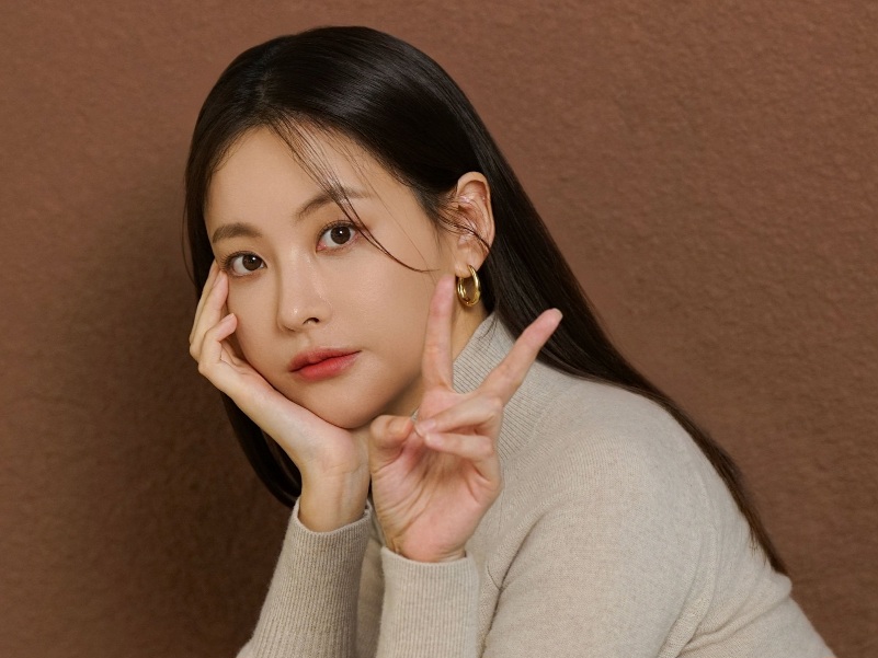 Oh Yeon Seo Dikabarkan Jadi Cinta Pertama Lee Jung Jae dalam Drama Baru tvN