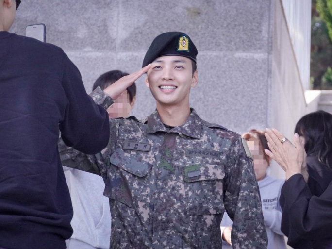 Kim Min Jae Resmi Menyelesaikan Tugas Wajib Militer