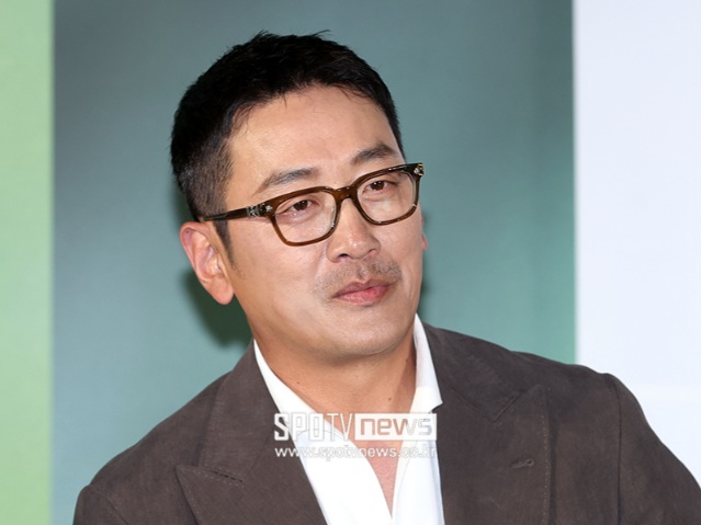 Ha Jung Woo Jalani Operasi Darurat Akibat Radang Usus Buntu