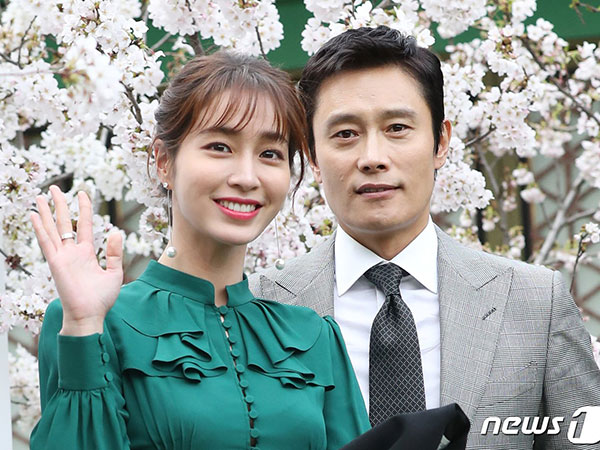 Istri Lee Byung Hun, Aktris Lee Min Jung Juga Positif COVID-19